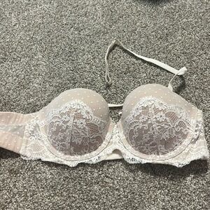 NWOT Victoria’s Secret 32C Elegant Lace & Polka Dot Underwire Bra - Cream/Nude